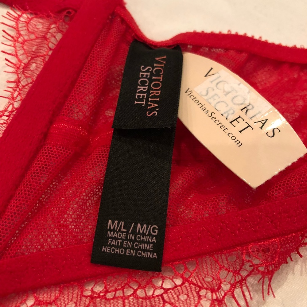 NWT Victoria’s Secret Red Lace Garter Belt - Picture 6 of 8
